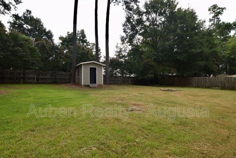Evans House: 490 Pheasant Run Drive
