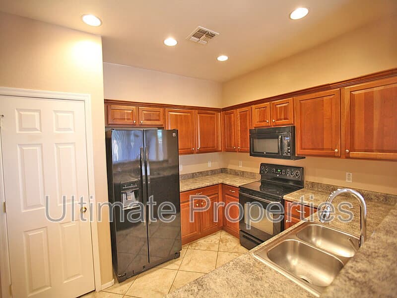 Surprise House: 17572 W Lundberg St