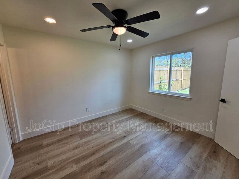 Plano Condo: 1725 R Avenue