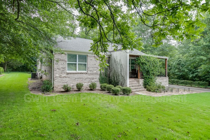 Lawrenceville House: 75 Cherry St