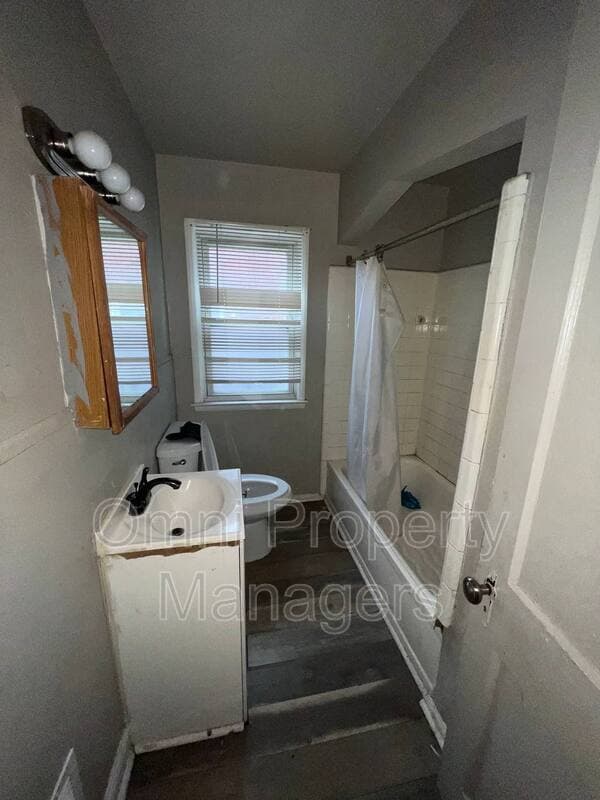 Detroit House: 20456 Meyers Rd