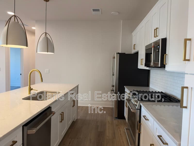 Carmel Condo: 925 Veterans Way