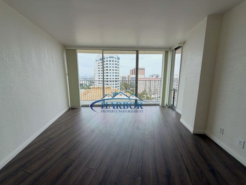 Long Beach Condo: 700 E. Ocean Blvd.