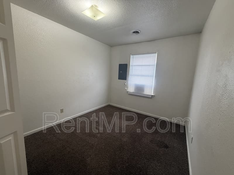 Mt Pleasant Townhome: 722 W Broomfield - Unit H01