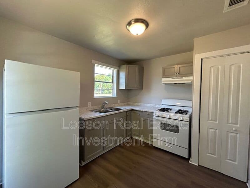 Bossier City House: 2632 & 2634 Foster Street