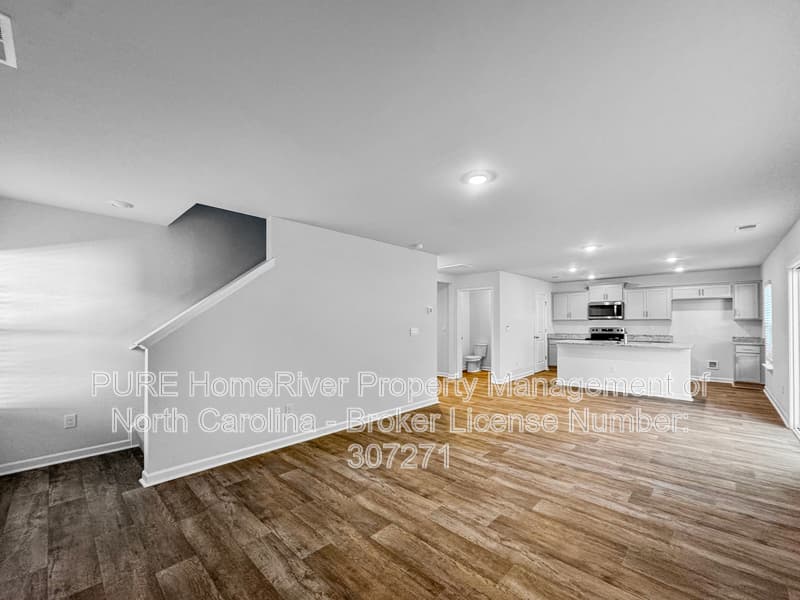 Winston Salem House: 4704 Mount Hope Dr