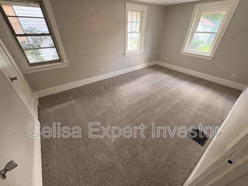Fort Wayne House: 3531 Smith Street
