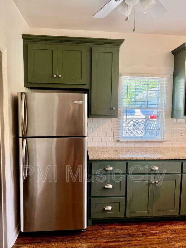 Nashville House: 7114 Old Harding Pike