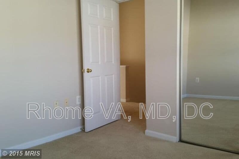 Ashburn Townhome: 21792 Dragon's Green Square