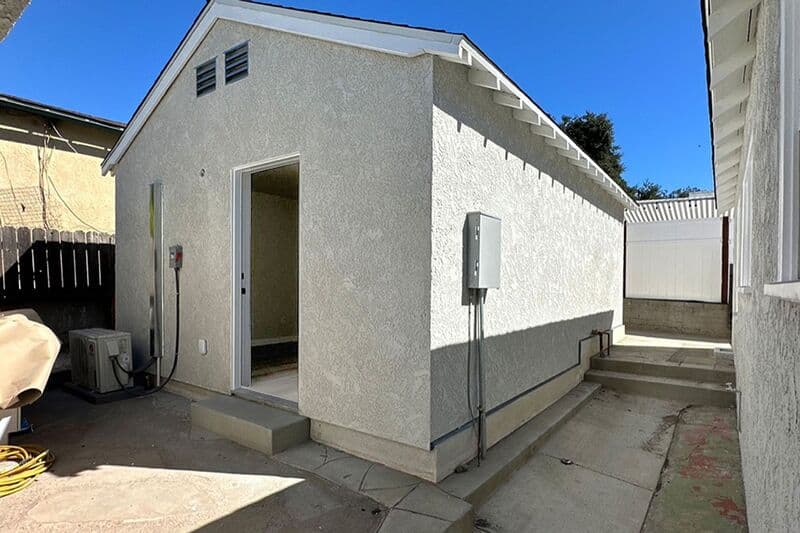 Tujunga House: 10098 Tujunga Canyon Blvd/10002 Pinewood Ave