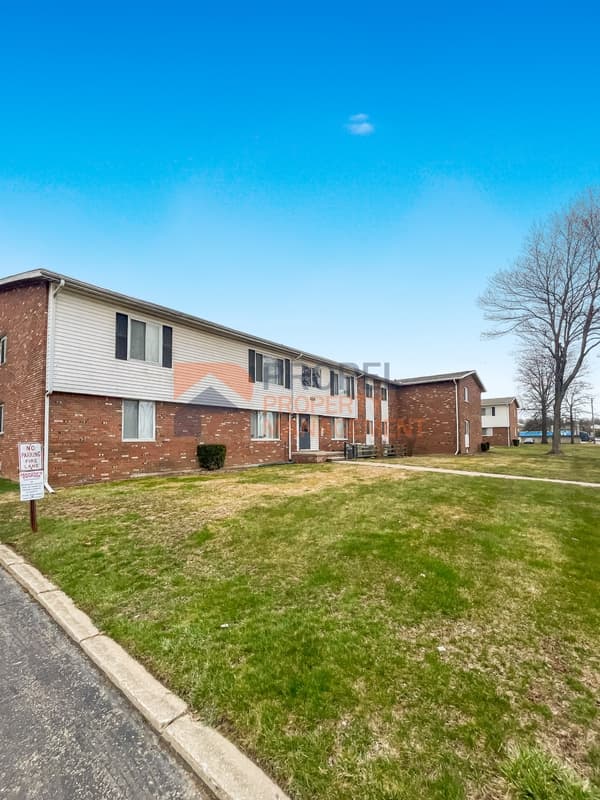 Romulus Condo: 35275 Michelle Dr Apt 101