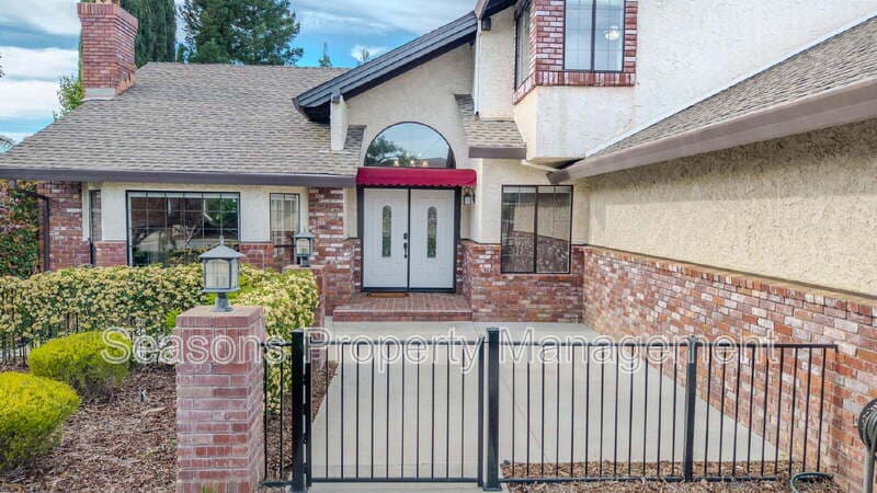 Redding House: 1688 El Capitan Dr