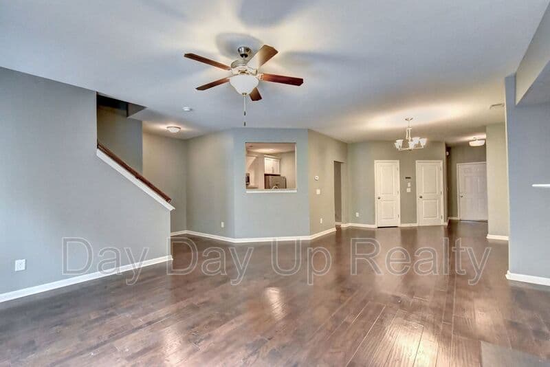 Suwanee House: 5605 Bright Cross Way