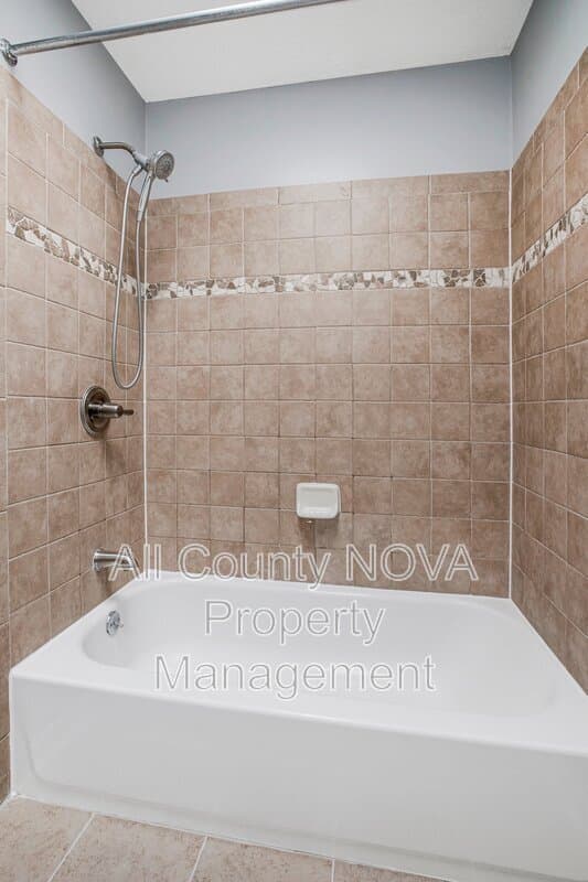 Columbia Condo: 7505 Weather Worn Way