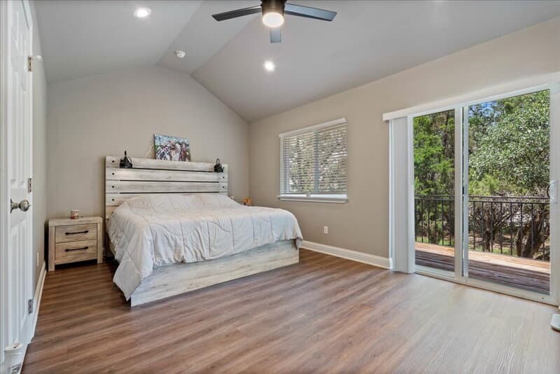 Lago Vista Condo: 5800 Club House Drive A