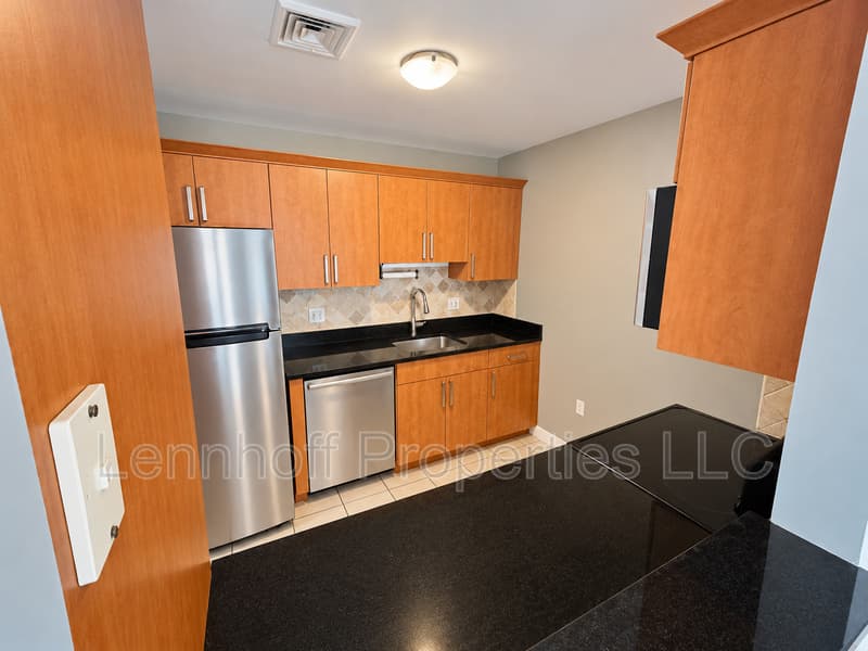 Salem Condo: 289 Essex Street - 305