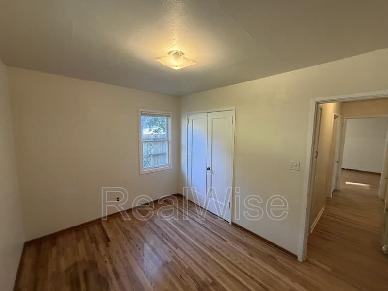Grants Pass House: 1324 NW Washington Blvd