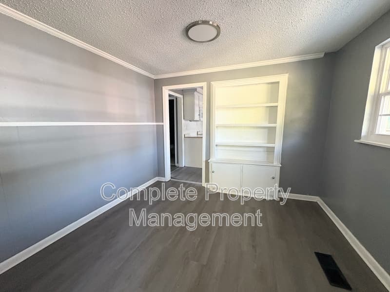 Birmingham House: 3533 Jefferson Avenue Southwest