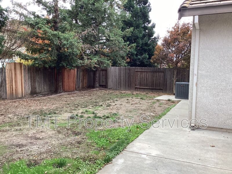 Elk Grove House: 10012 Mosaic Way