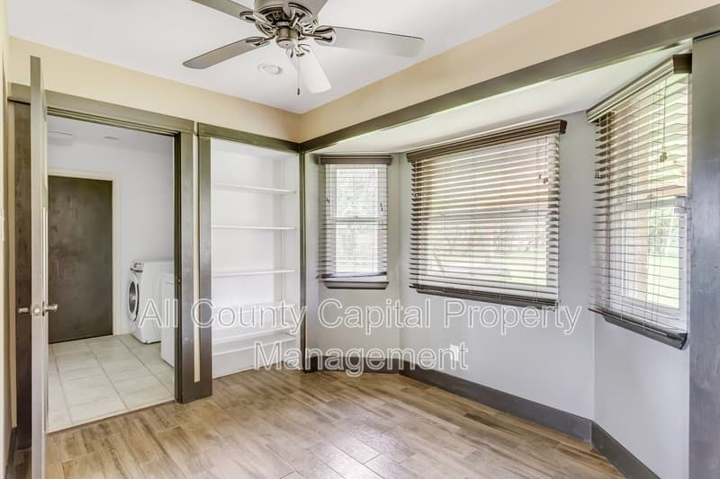 San Marcos House: 112 W Mimosa Cir