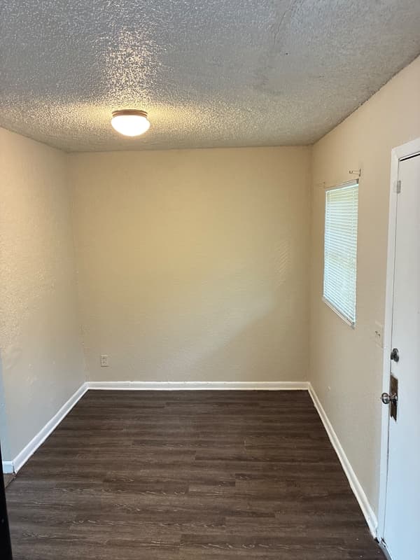 Jacksonville House: 4520 Bessie Circle West
