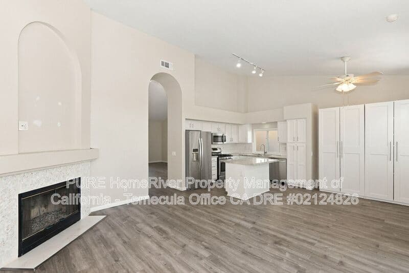 Temecula House: 43068 Corte Calanda