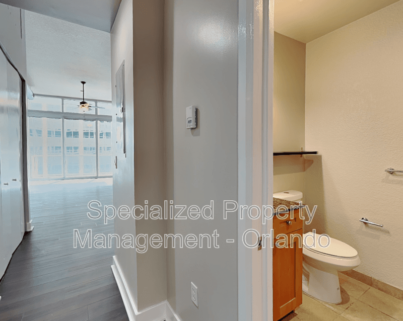 Orlando House: 150 E Robinson St