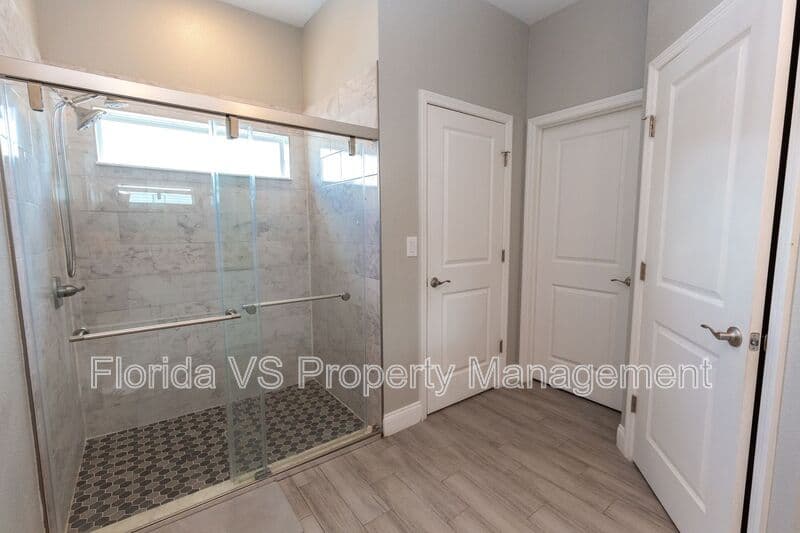 Poinciana House: 217 Fig Ct
