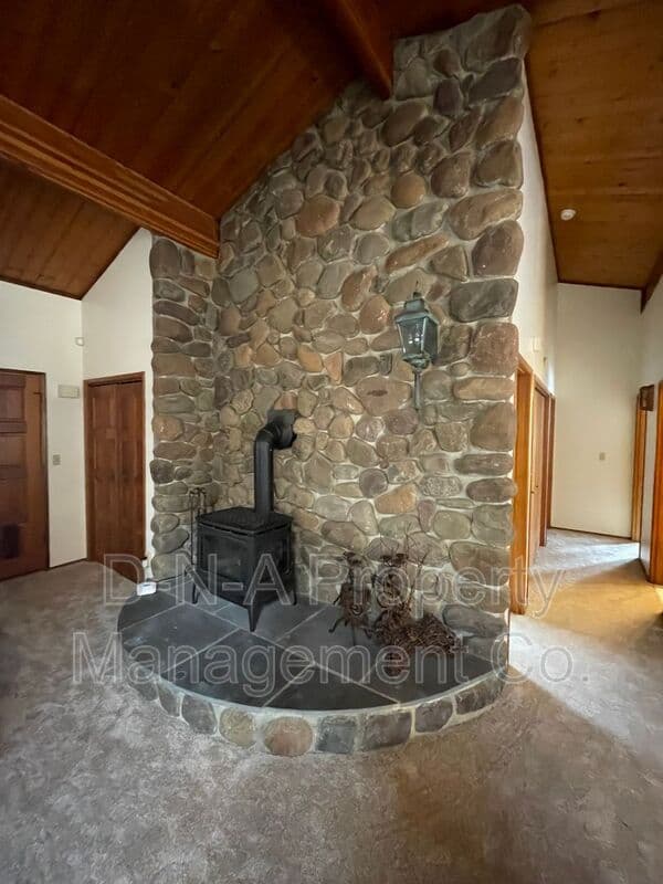 Cresco House: 3530 Spruce Cabin Road