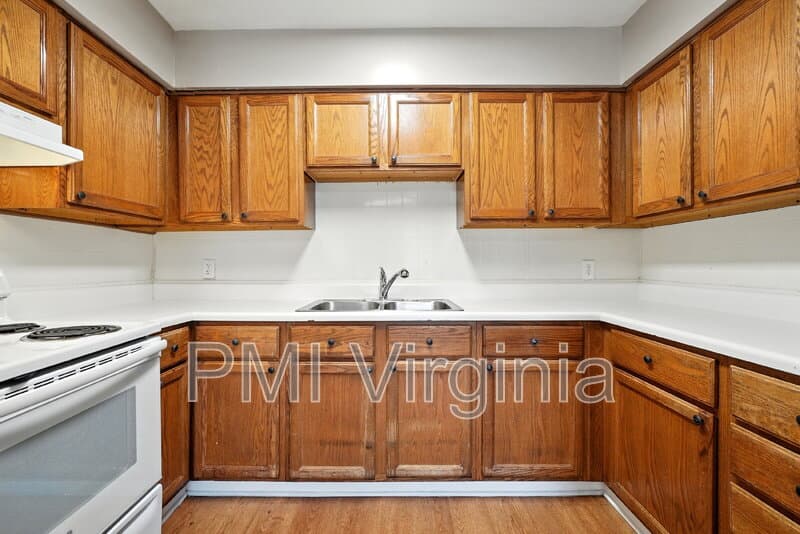 Norfolk Condo: 1076 Dubose Dr