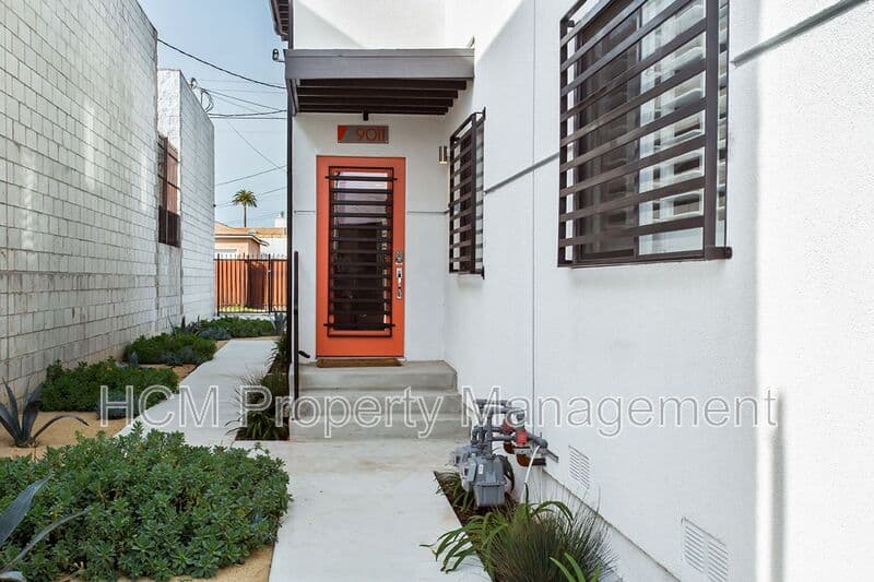 Los Angeles Condo: 9009-9011 S Normandie Ave