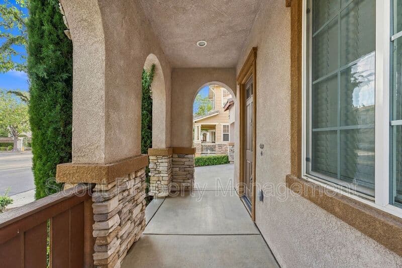 Temecula House: 40099 Annapolis Drive