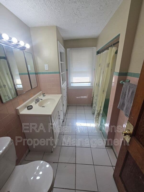 Columbus Condo: 52 N Ogden Rd