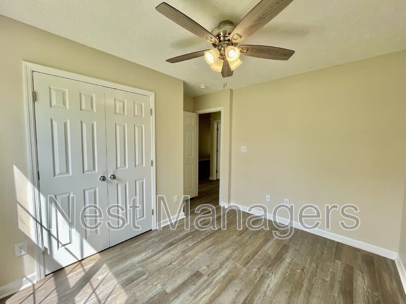 Fayetteville House: 9616 Gooden Drive