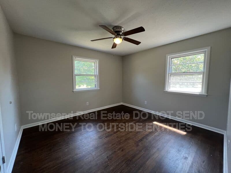 Fayetteville House: 2604 Brentford Dr.