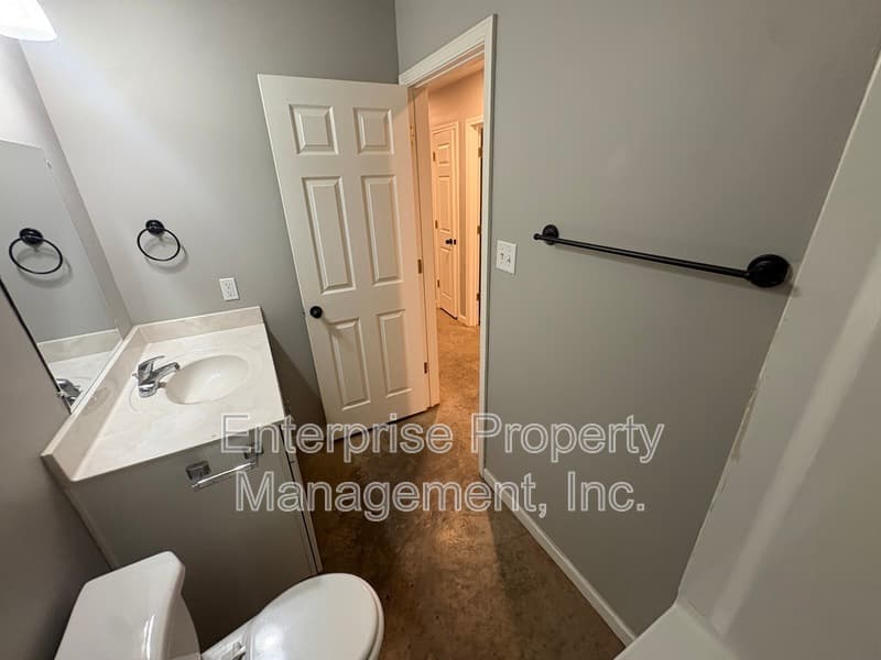 Memphis House: 3292 Denver St