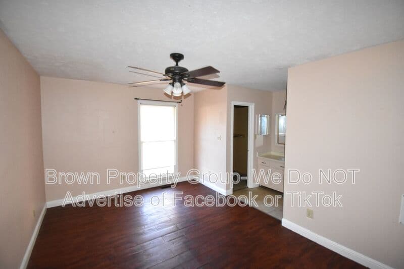 Fayetteville House: 957 Kennesaw Dr