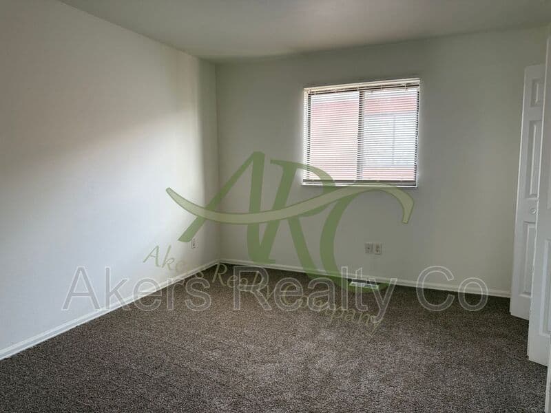 Pueblo House: 1401 E 19th St