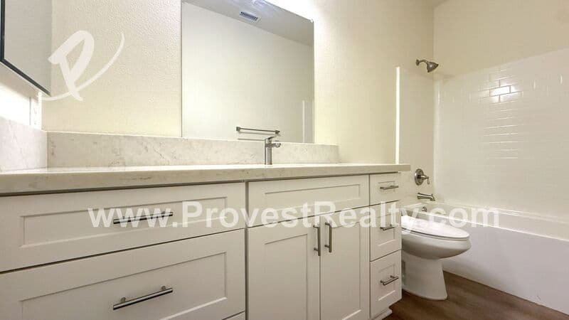 Apple Valley House: 20125 Zuni Rd