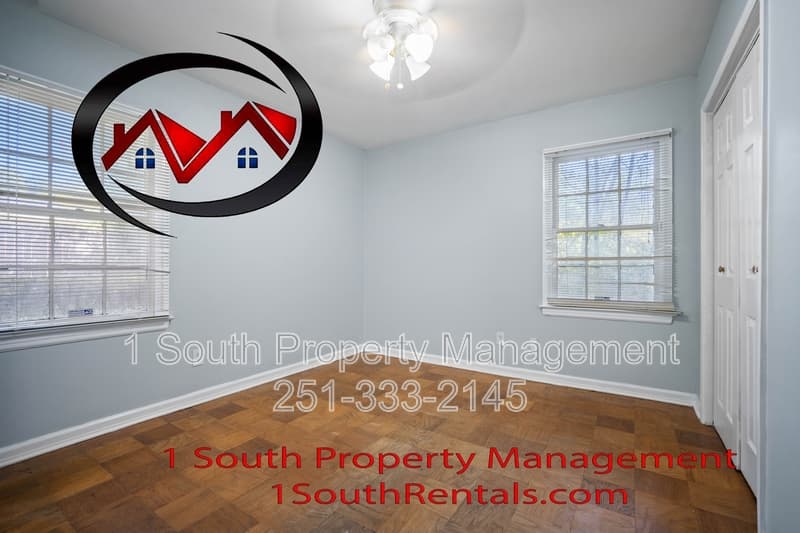 Mobile House: 5520 Vienna Avenue