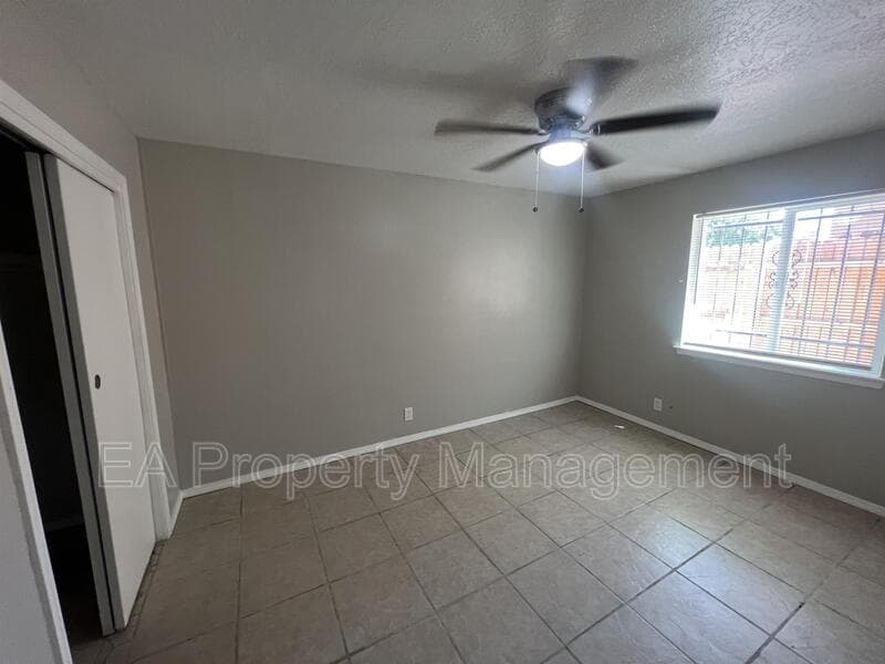 Albuquerque House: 12809 Dorado Dr SE