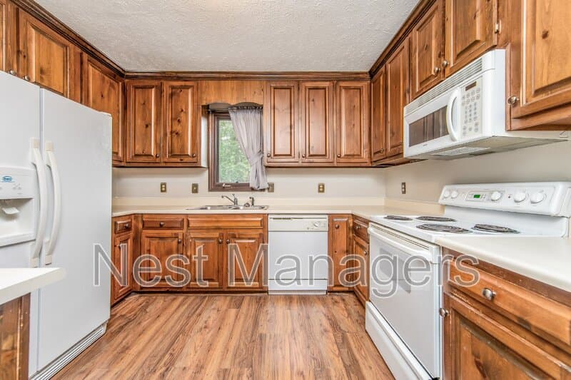 Fayetteville House: 3597 Hastings Drive