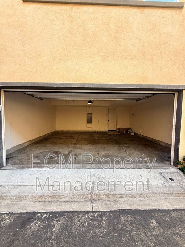 Santa Ana House: 120 S Pacific Ave