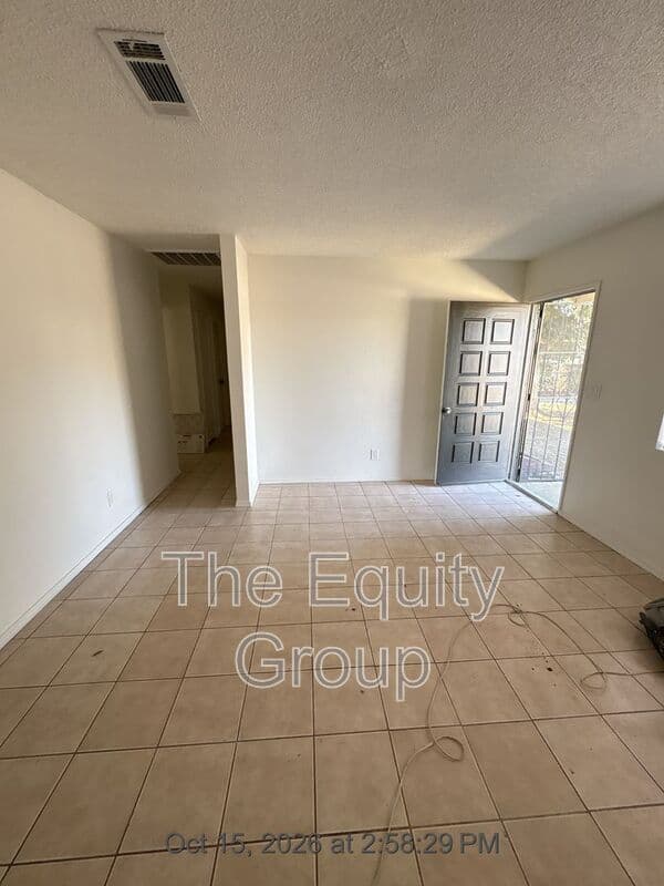 Dinuba House: 240 W Whittaker Way