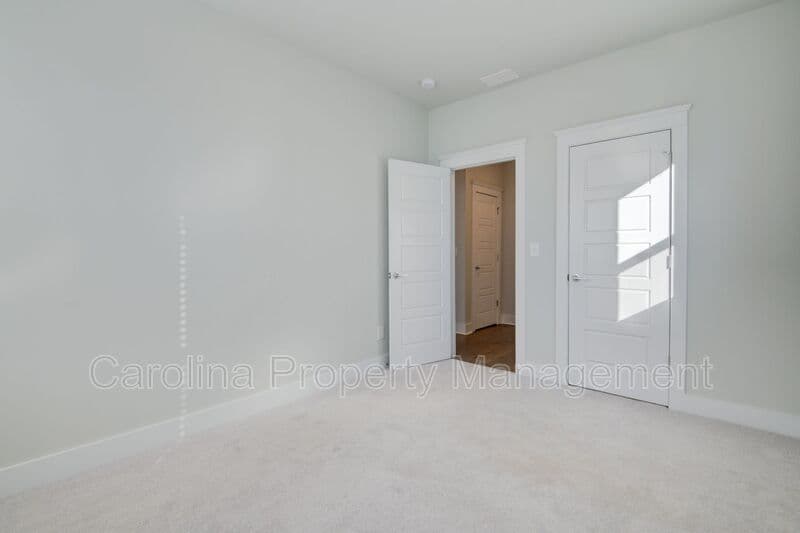 Charlotte House: 5939 Ardrey Kell Rd