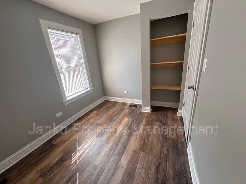 Blue Island Condo: 2235 Vermont St