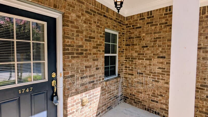 Kennesaw Townhome: 1747 Oakbrook Ln