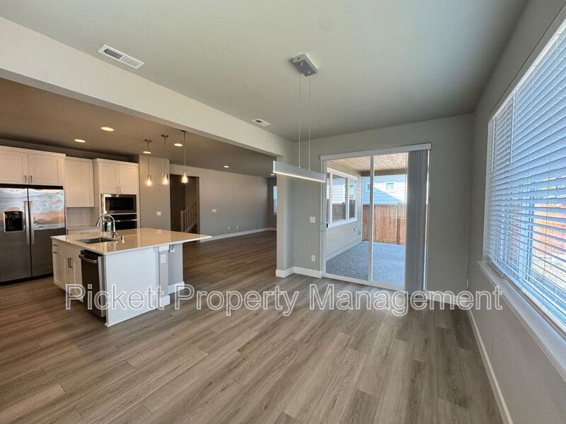 Port Orchard House: 3835 SW Alava Ct