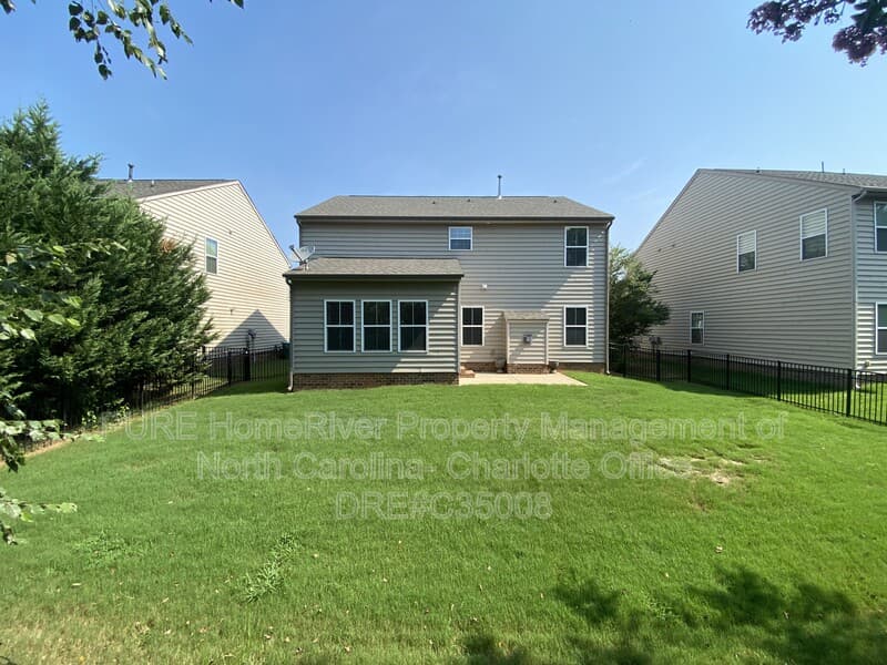 Waxhaw House: 3007 Fallondale Rd