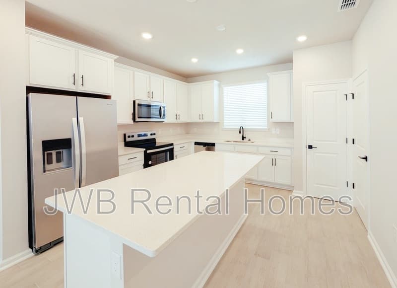 Jacksonville Townhome: 162 Barstow Pl